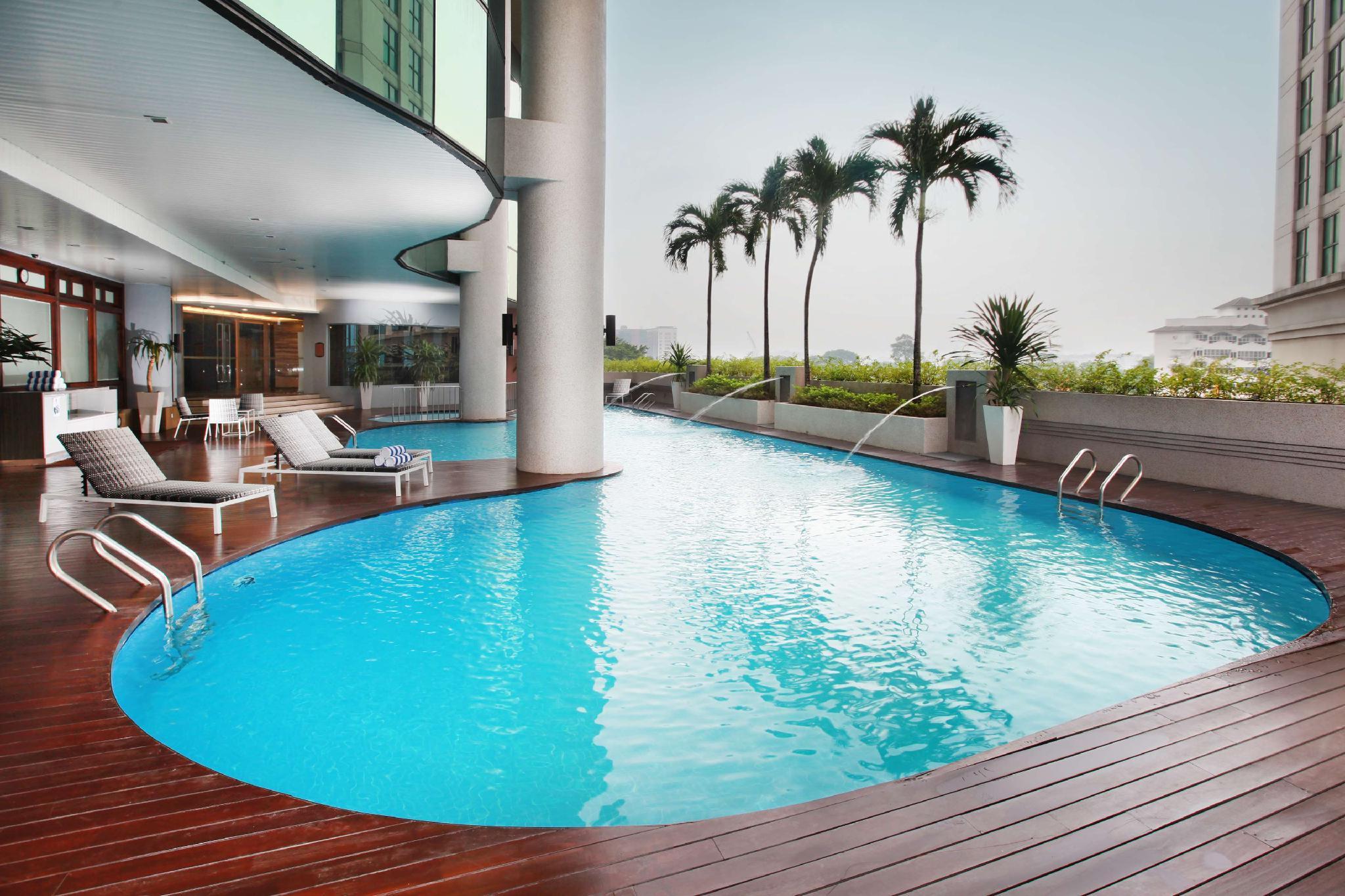吉隆坡帝盛酒店 外观 照片 The swimming pool at the hotel